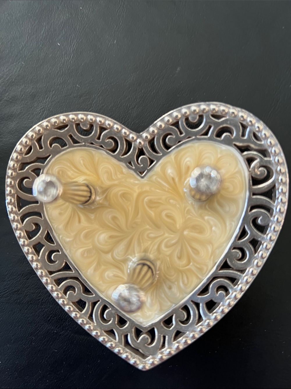 Brighton Lacey Daisy 3 ring  Heart-Shaped Decorative Jewelry Holder -